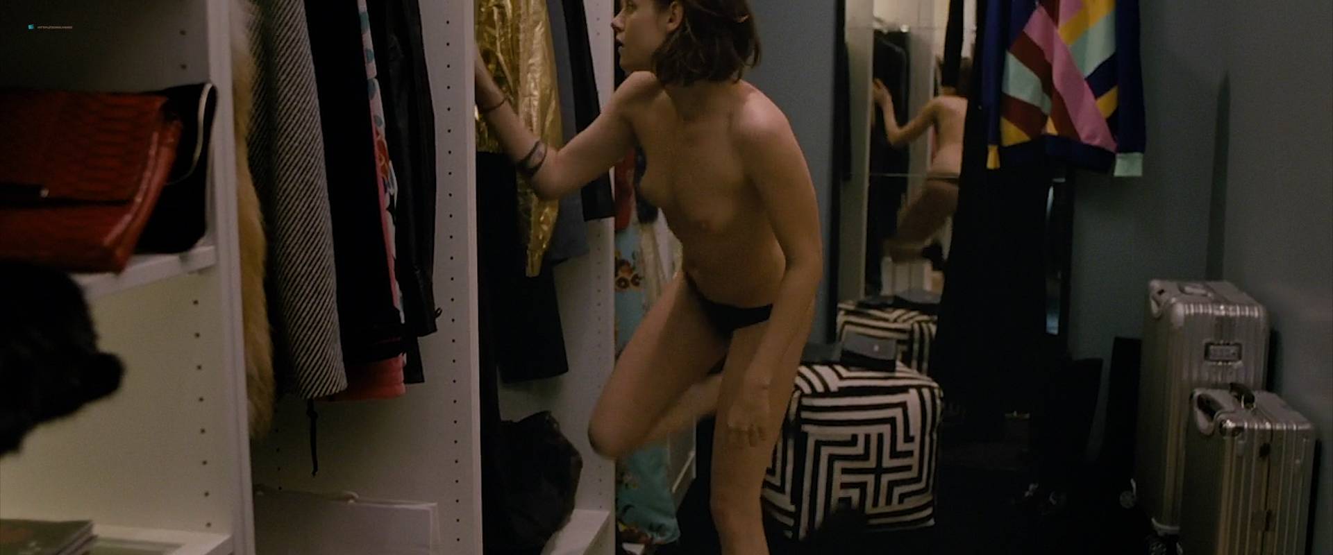 Kristen-Stewart-nude-topless-and-hot-while-masturbating-Personal-Shopper-20...