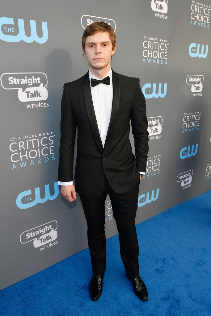 Critic's choice awards. Evan Peters 2023. Critics’ choice — 2023. Evan Peters hair Styles.