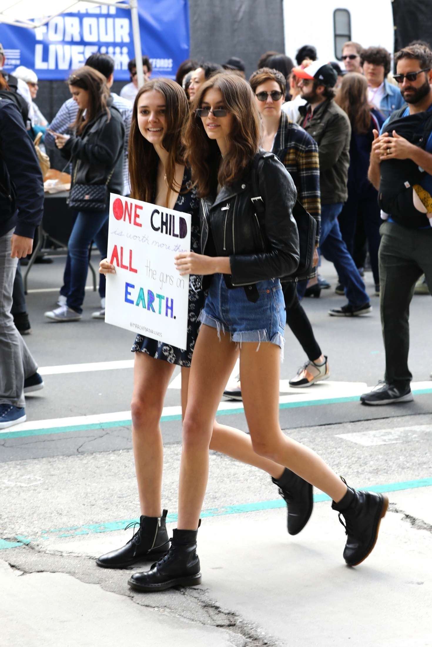 Kaia-Gerber-and-Charlotte-Lawrence_-March-at-the-anti-gun-March-For-Our-Lives--03.jpg