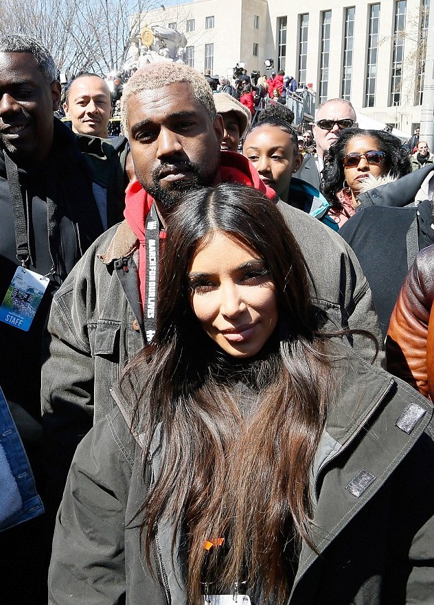 4A83BA7A00000578-5540435-Campaigning_Kim_was_with_husband_Kanye_and_daughter_North_for_th-a-84_1521931881549.jpg