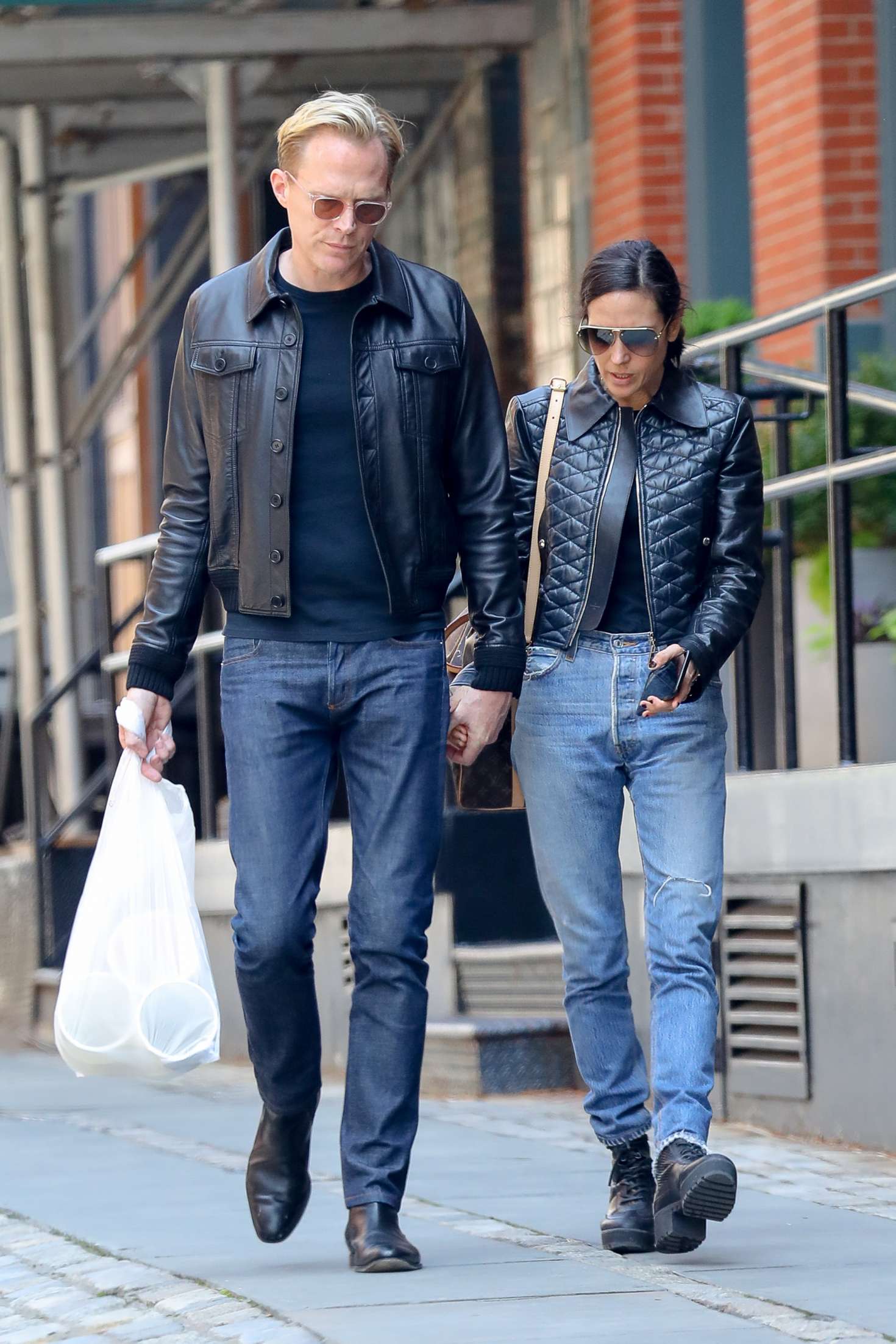 Jennifer-Connelly-and-Paul-Bettany-out-in-New-York--17.jpg