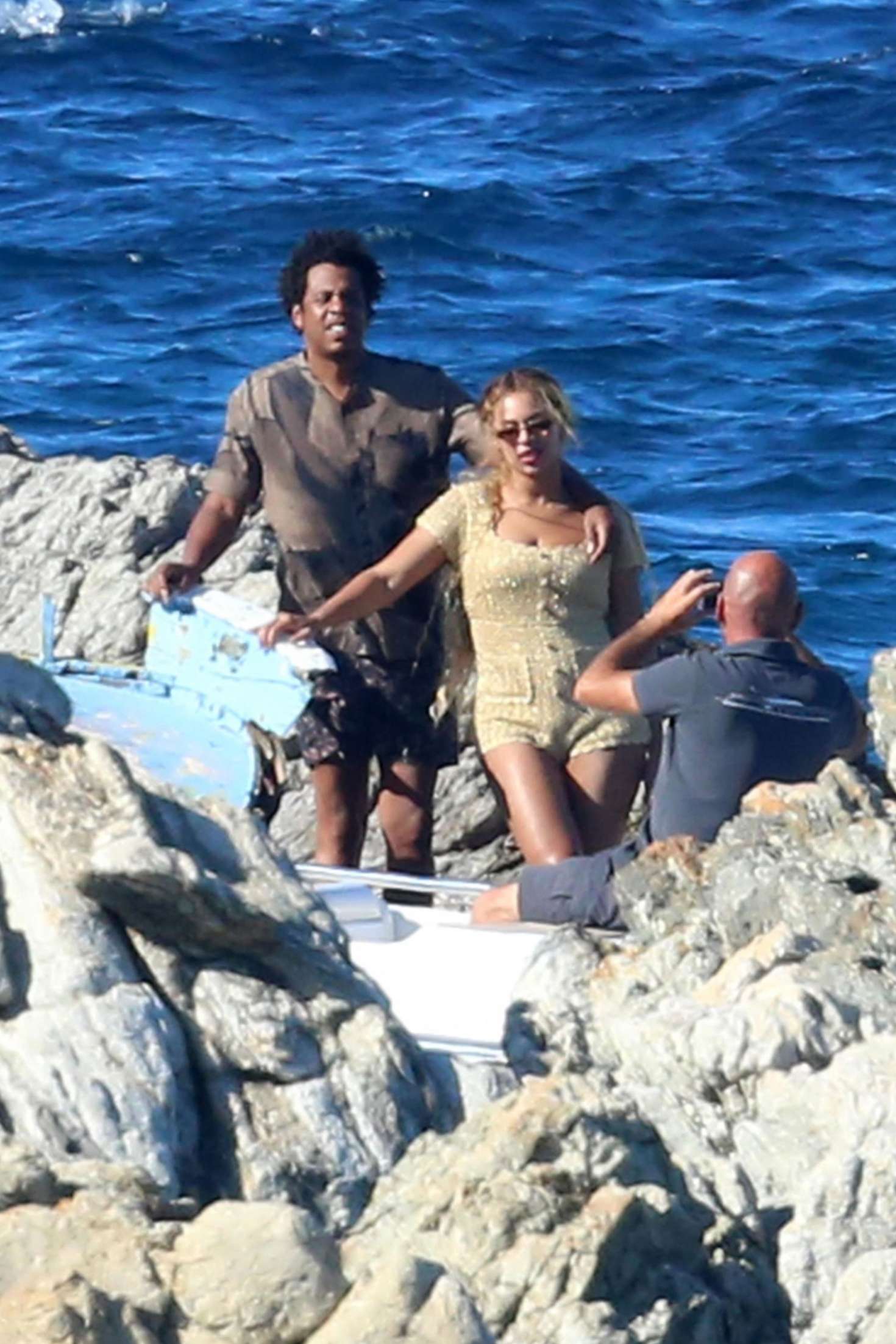 Beyonce_-Wearing-a-tan-romper-in-Sardinia--01.jpg