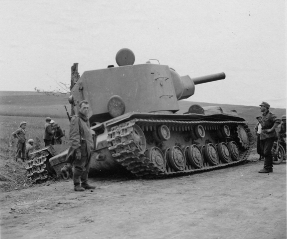 Skoda 41 танк. Фотография на которой изображен кв 2 цветной. Песня про кв 1. Танковая 41