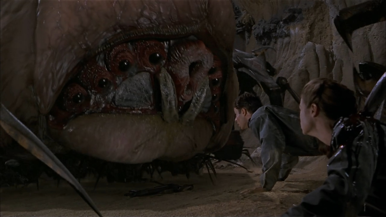 Starship.Troopers.720p.x264.AC3-Rus.avi_20181003_233824.500.png.