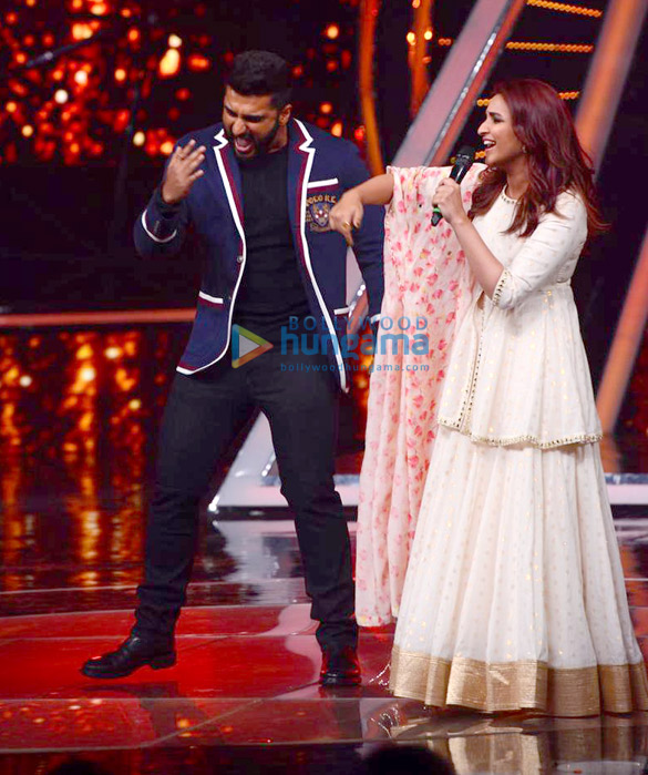 Arjun-Kapoor-Parineeti-Chopra-promote-Namaste-England-at-Indian-Idol-6.jpg