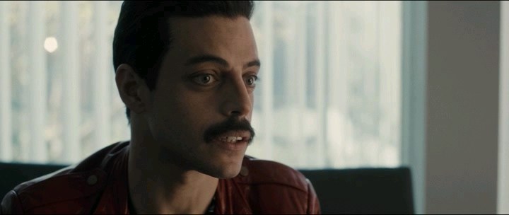 Bohemian.Rhapsody.2018.iTALiAN.BDRip.AC3.XviD.avi_snapshot_01.42.50.576.jpg
