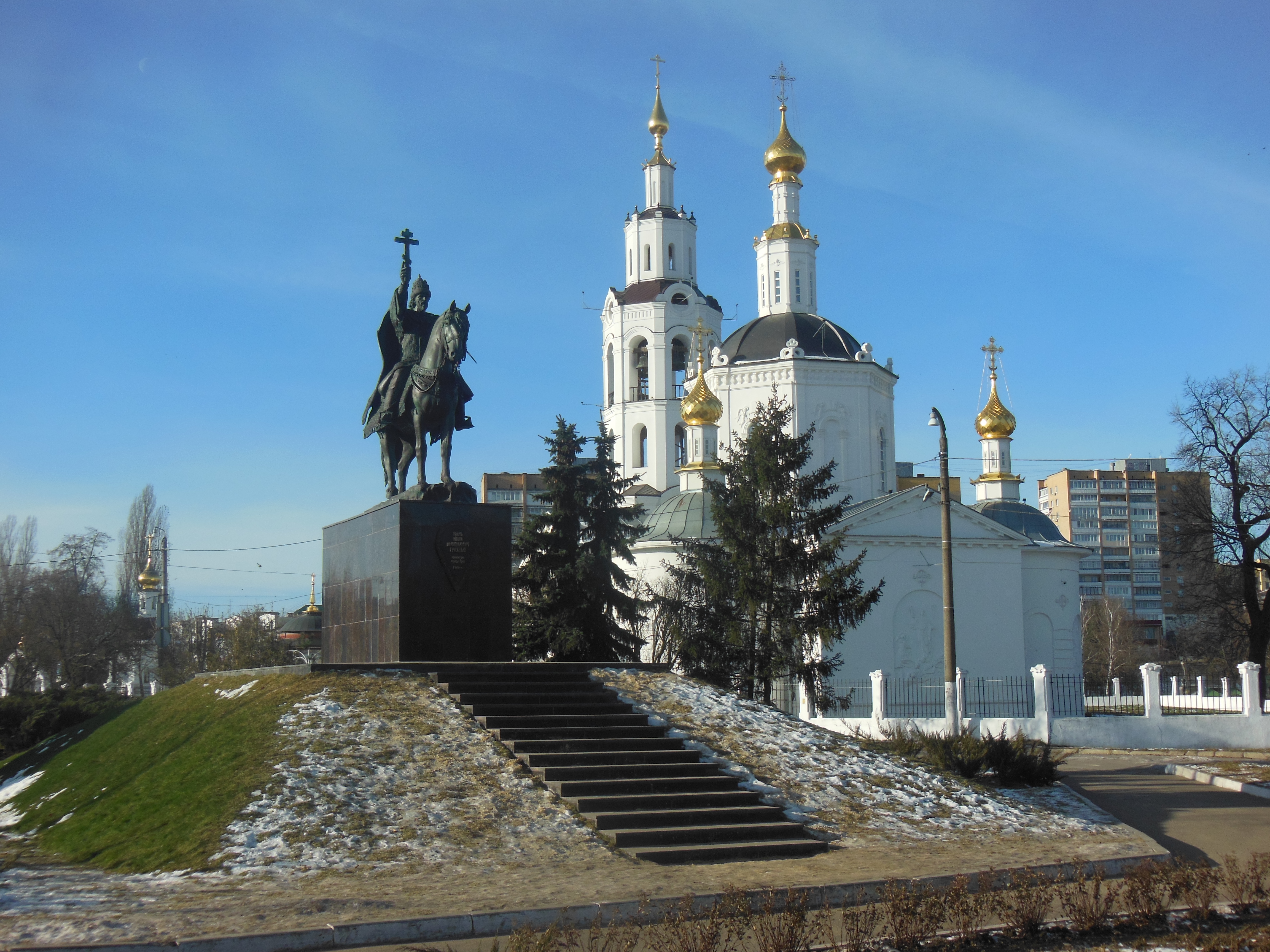 Памятник ивану грозному фото