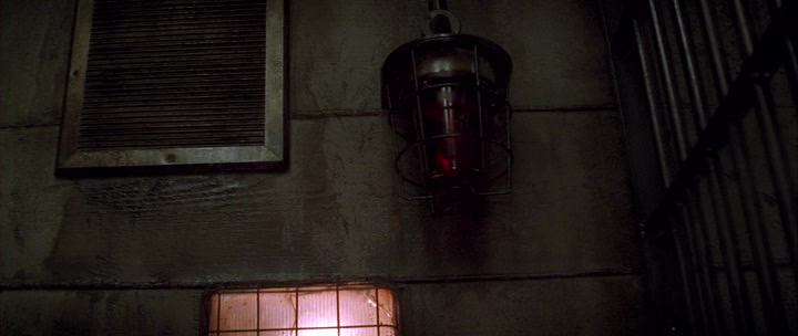 Lara.Croft.Tomb.Raider_2.The.Cradle.of.Life.2003.hdrip_[1.46]_[teko][(040436)16-25-33].PNG