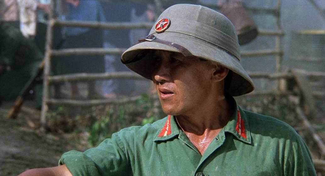 Позывной Бэт-21.(1988).BDRip-AVC.[-=DoMiNo=-].mkv_20190424_214625.796.png