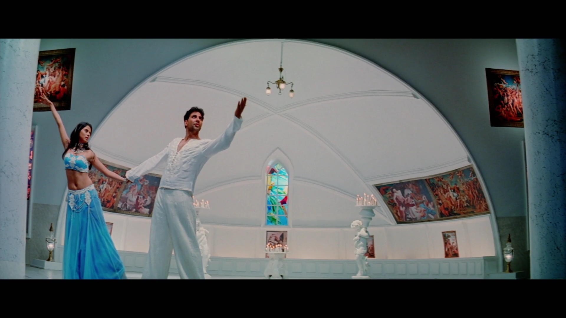 2005 - Garam Masala -3- Falak Dekhoon_1080p_sub.mkv0042.jpg