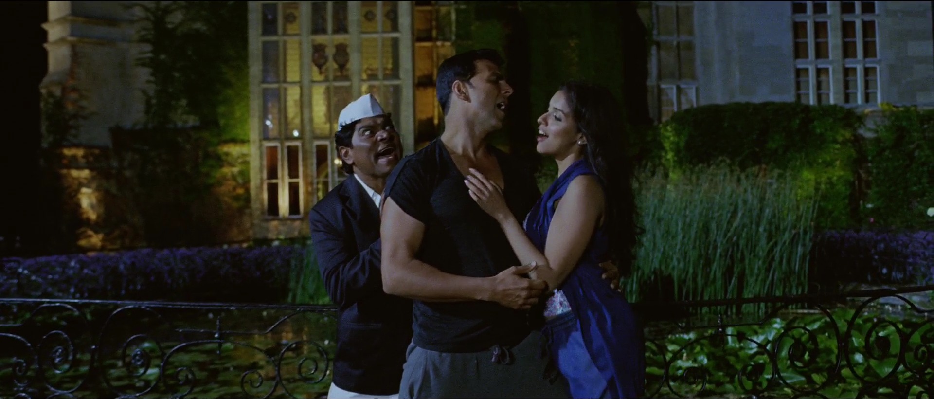 2012 - Housefull 2 -3- Right Now Now_1080p_sub.mkv3855.jpg