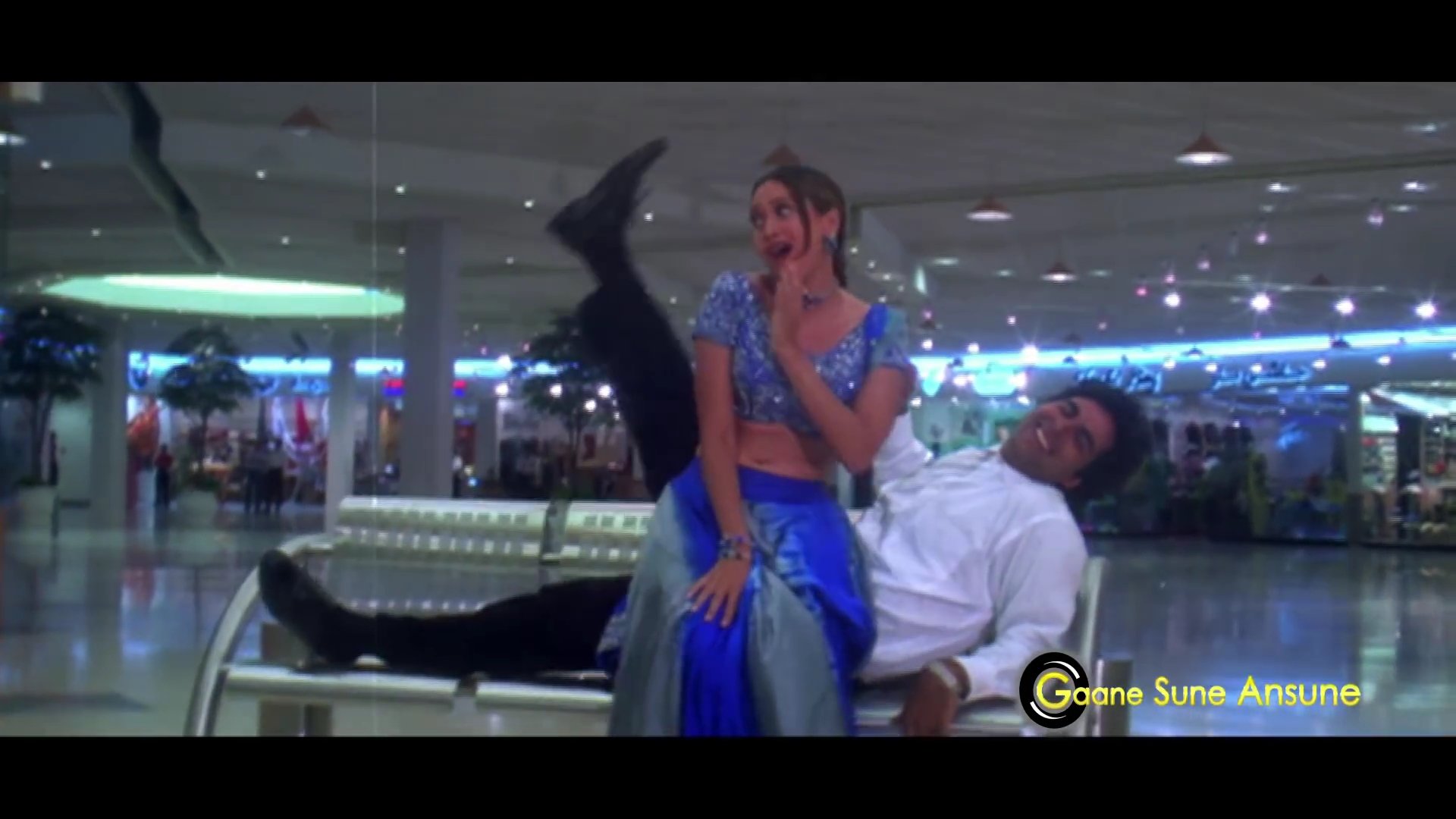 1997 - Lahoo Ke Do Rang -2- Mujhe Paisa Mila Yaar Aisa Mila_1080_YT.mp41932.jpg