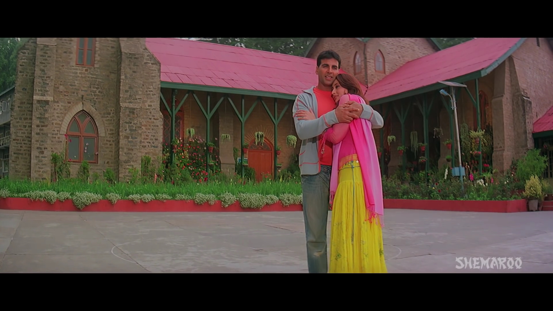2005 - Dosti -2- Aisa Koi Zindagi Mein Aaye_1080p.mkv0052.jpg