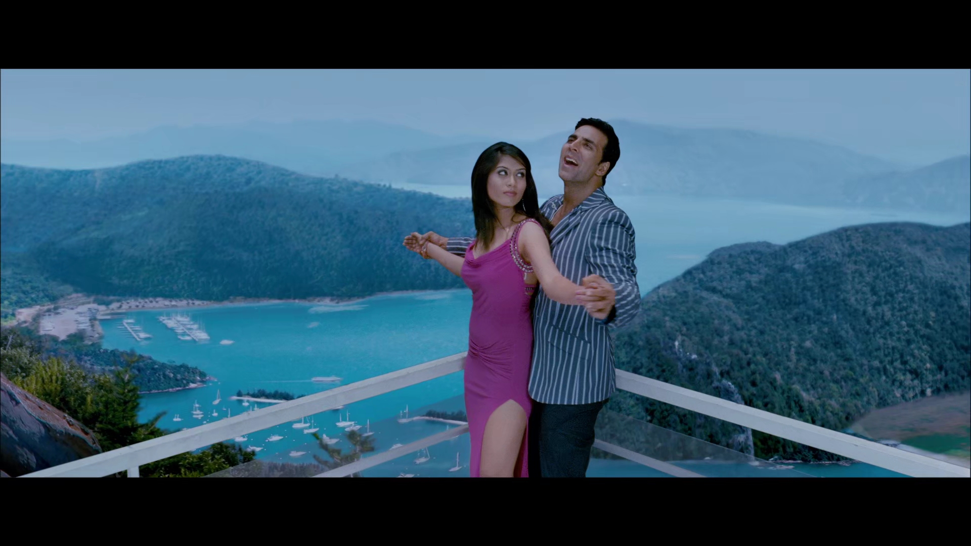 2011 - Thank you -6- Haan Har Gharein_1080p_sub.mkv3082.jpg