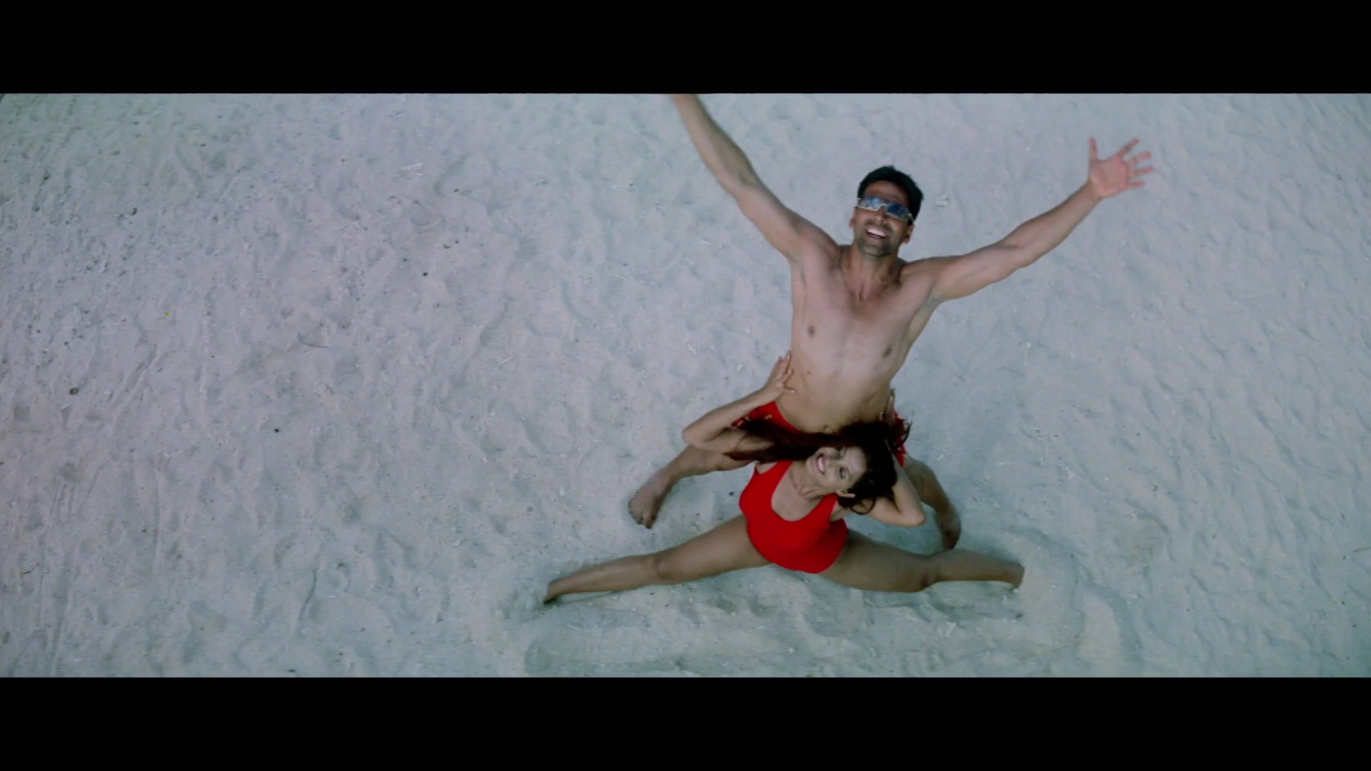 2005 - Garam Masala -4- Dil Samundar_1080p_sub.mkv0702.jpg