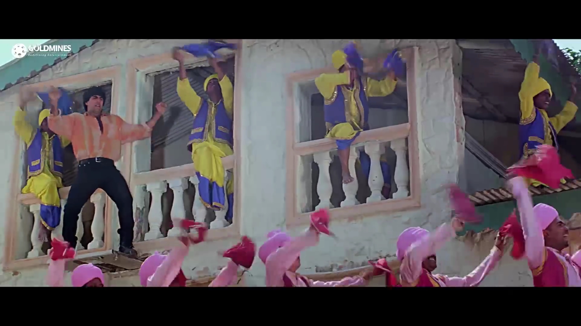 1997 - Daava -2- One for all_1080p.mkv1361.jpg