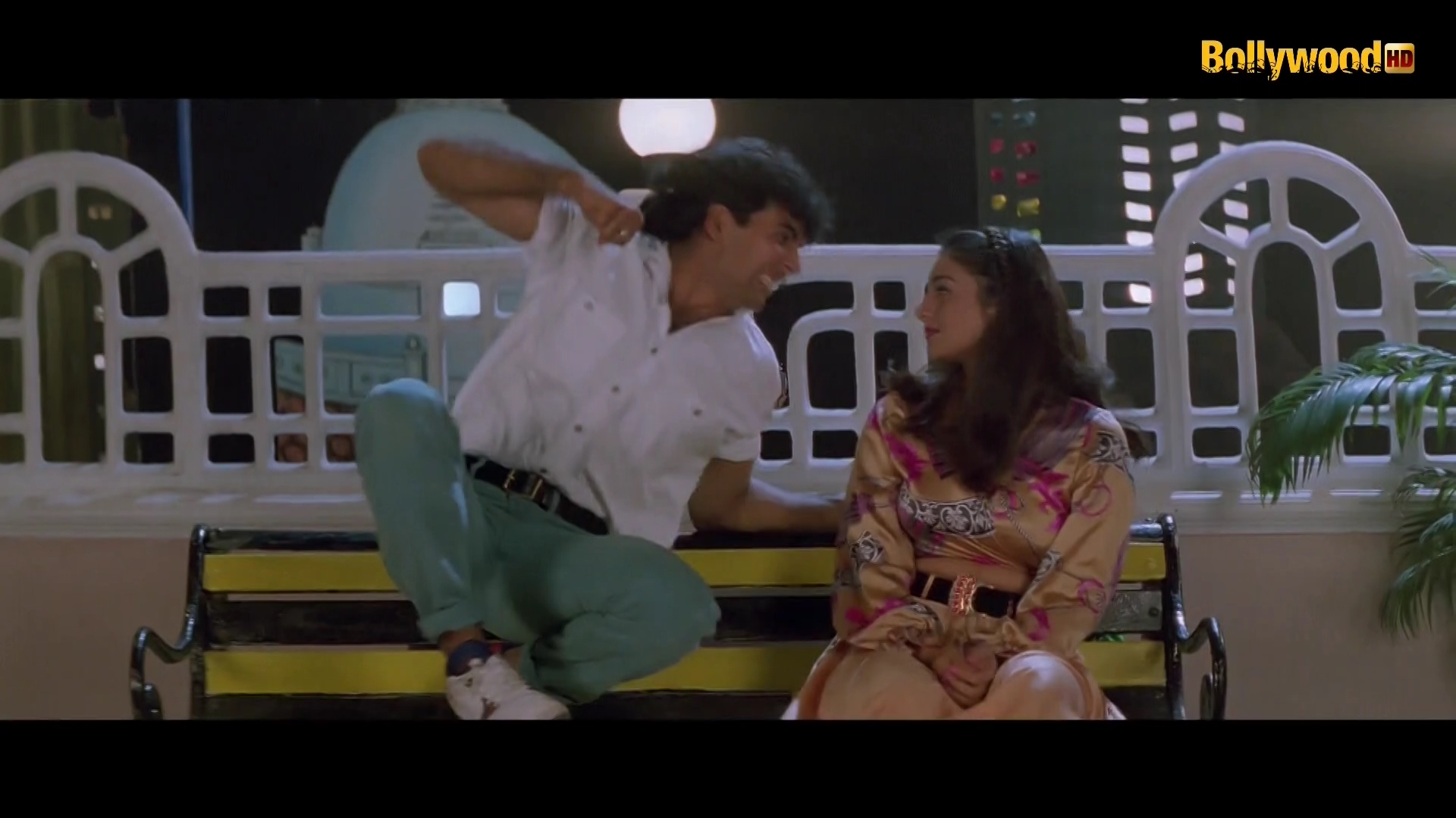 1996 - Tu Chor Main Sipahi -2- Hum Do Premee_1080p.mkv5311.jpg