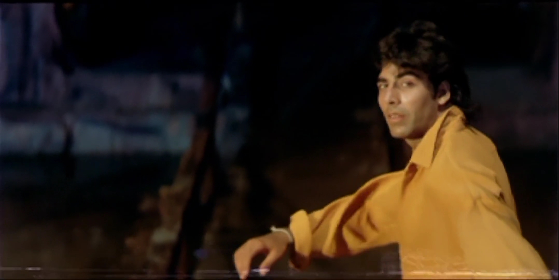 1998 - Keemat -2- De Diya Dil Diya_1080p.mkv6382.jpg