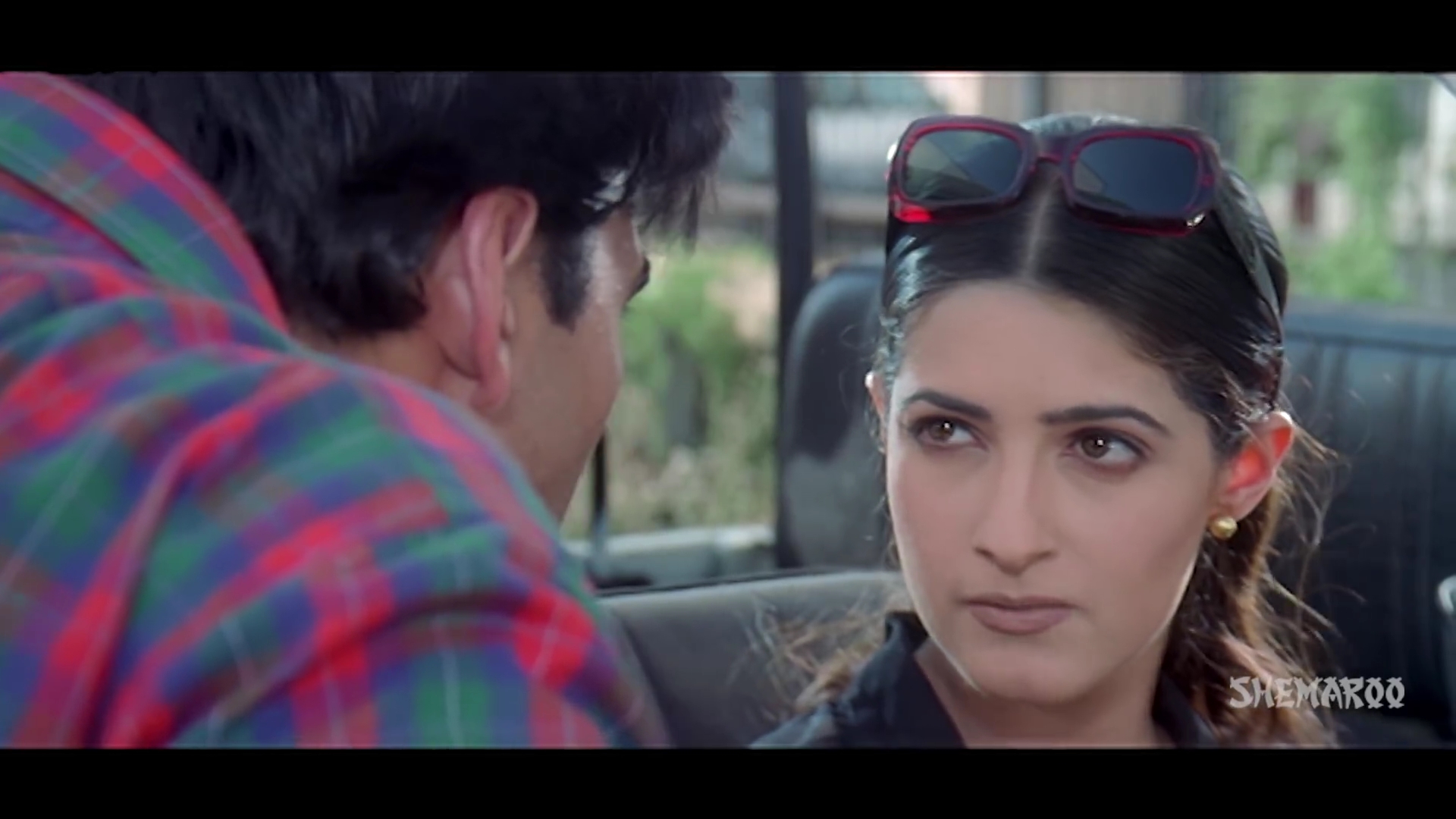 Zulmi.1999.WEBHDRip.1080p.AVC[(063175)06-43-17].JPG