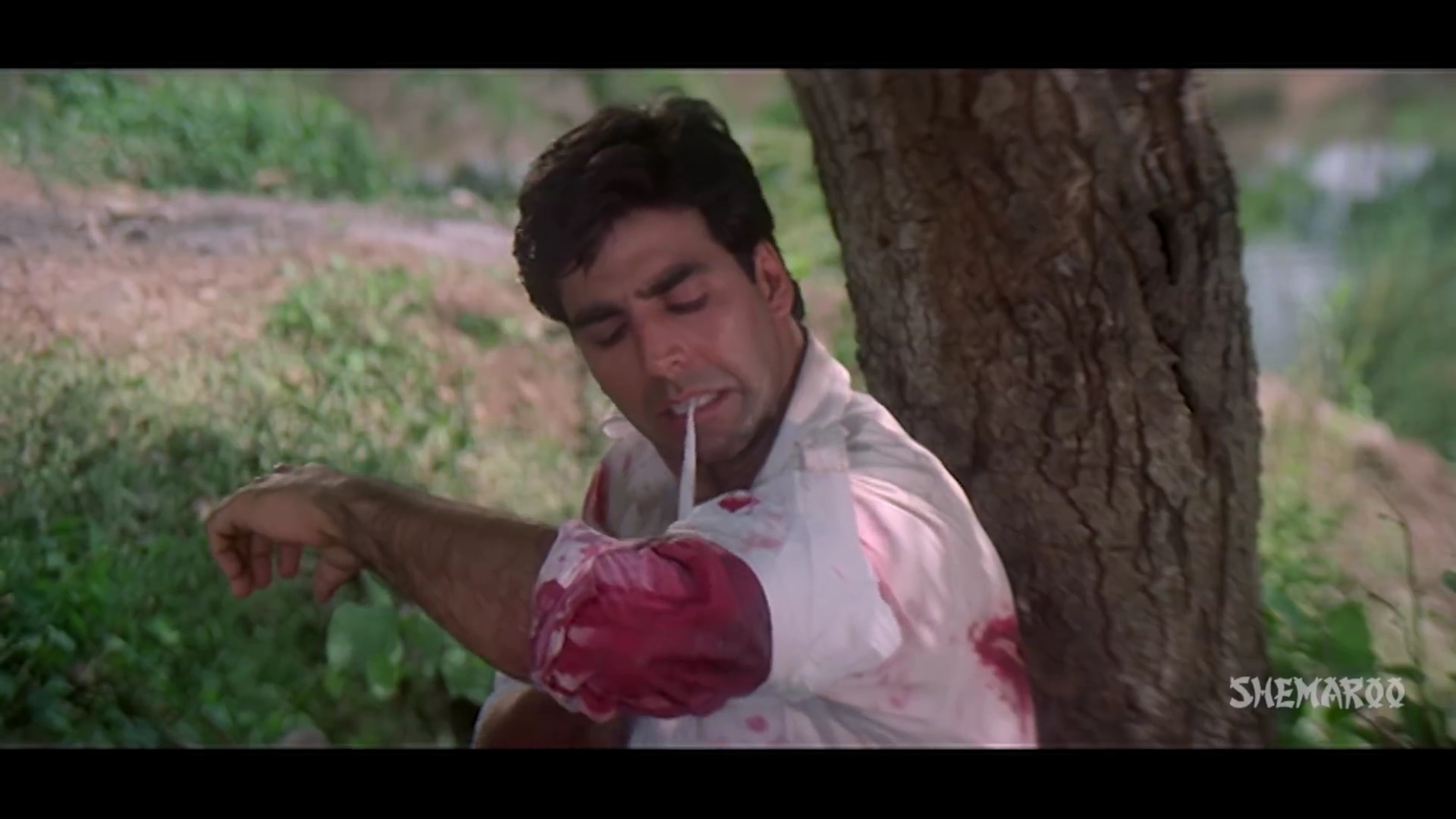 Zulmi.1999.WEBHDRip.1080p.AVC[(107800)06-47-34].JPG