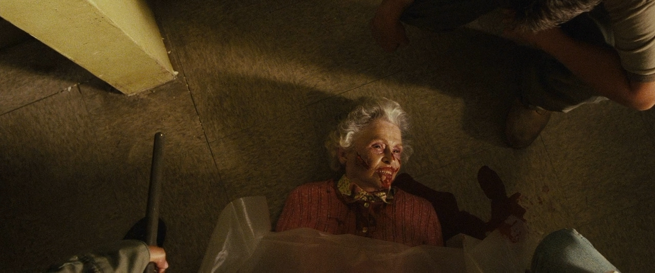 Legion.2010.Bluray.720p.DTS.x264-CHD.mkv_20190707_205105.240.png