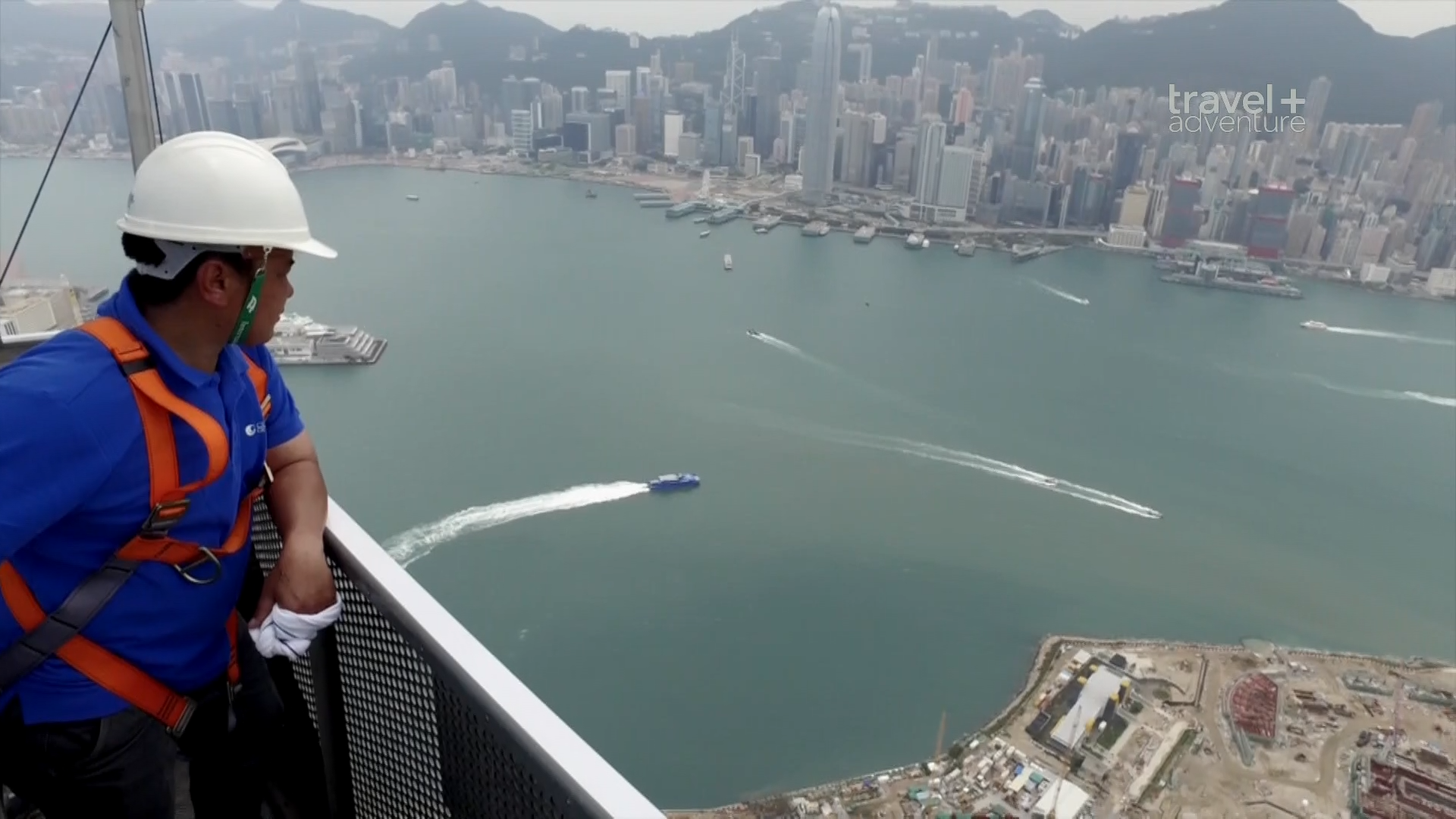 Большой город. Как живут в Гонконге.ts_snapshot_35.44.573.png