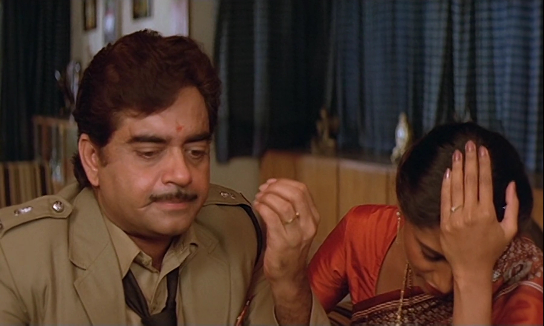 Qayamat.1983.WebHDRip.AVC.AAC.Esub.1080p[(057817)03-50-15].JPG