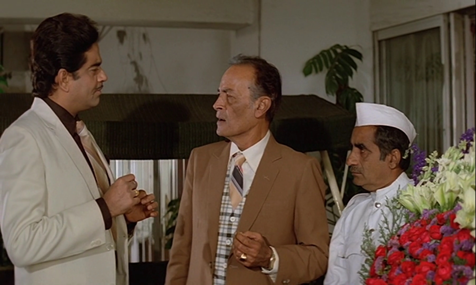 Qayamat.1983.WebHDRip.AVC.AAC.Esub.1080p[(126096)03-50-56].JPG