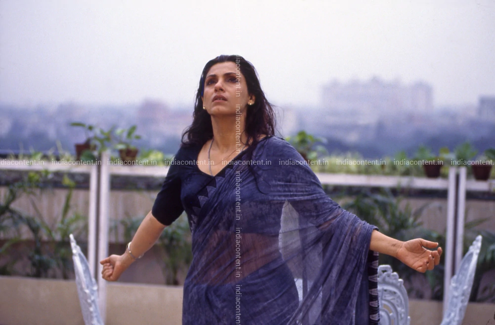 659-dimple-kapadia-actress-in-hindi-films-shooting-in-a-film---image-F271SL19_DVD0128.webp