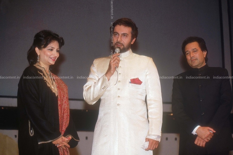 659-kabir-bedi-with-rajesh-khanna--bollywood-news-image-F200SE1.jpg