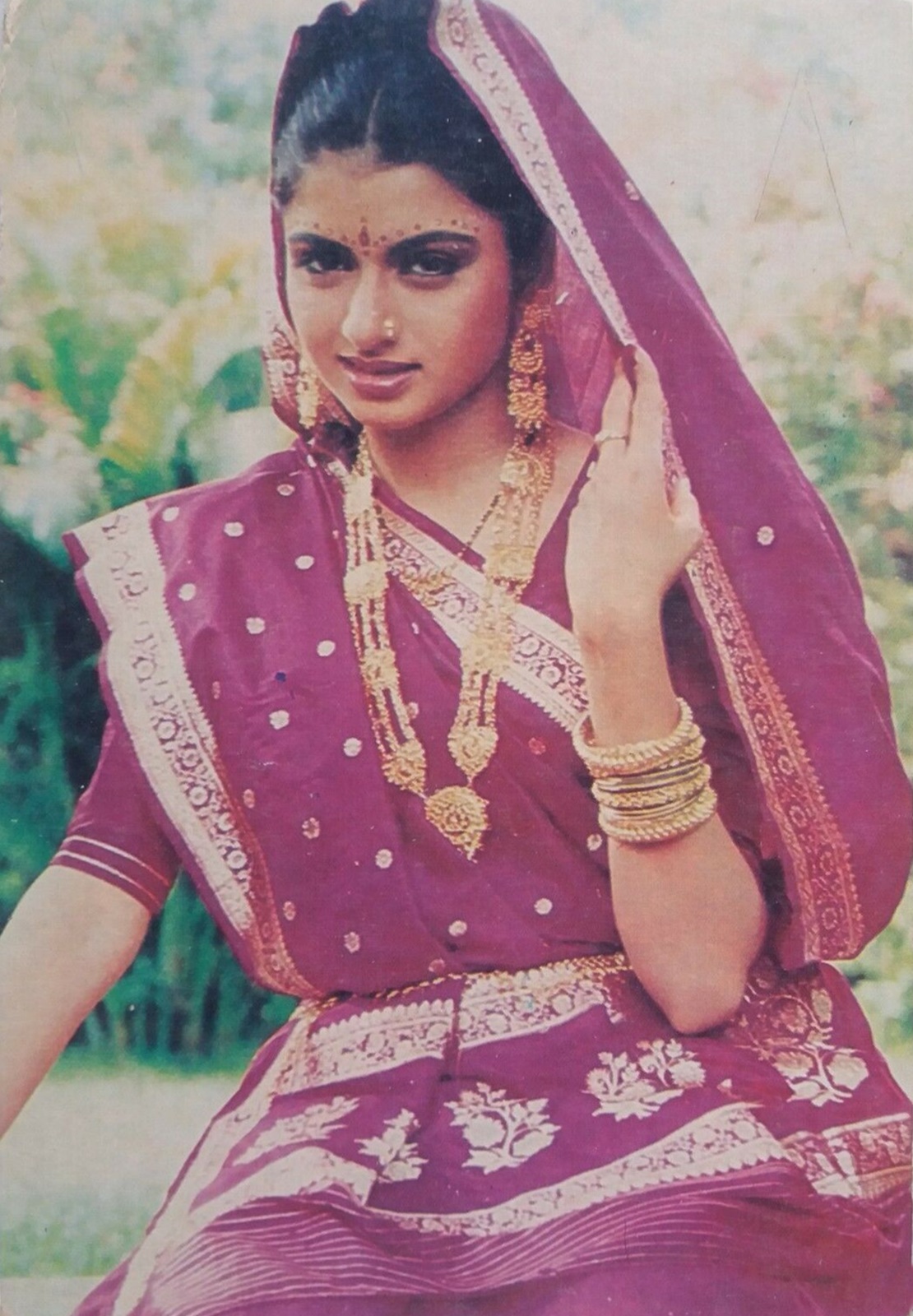 Bhagyashree-Bollywood-Actress-Rare-Postcard-India-P-2.jpg