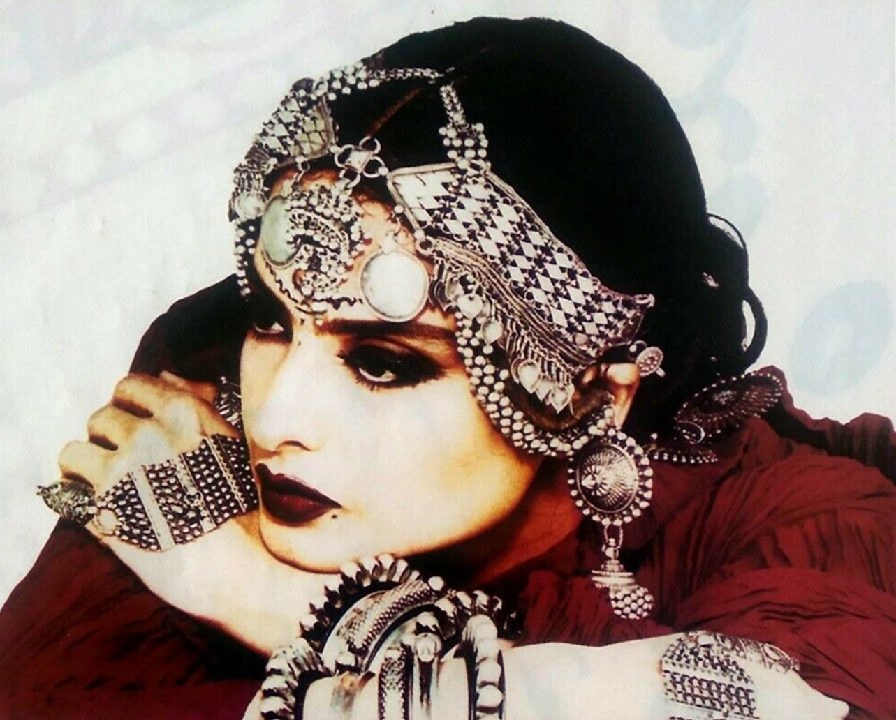 Bollywood-India-Actor-Rekha-Magazine-Page (1).jpg