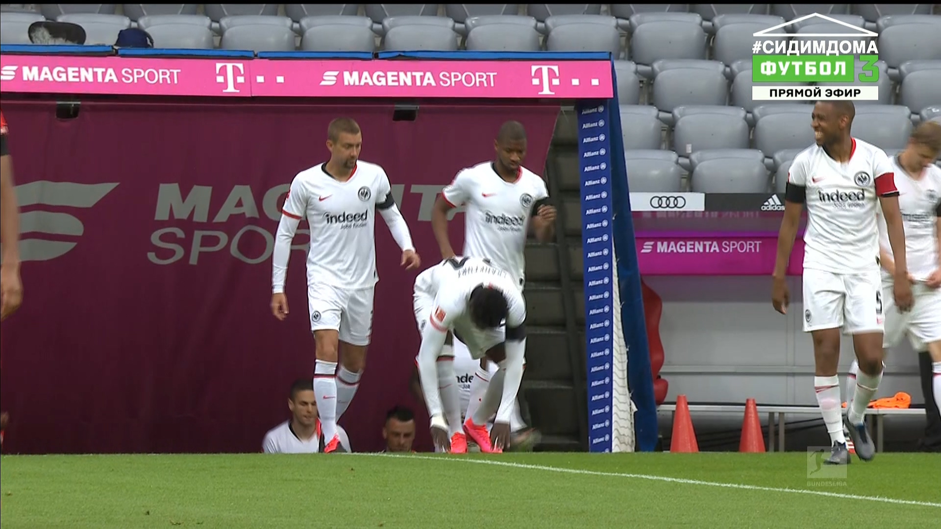 Чемпионат Германии 2019-2020 27-й тур Бавария - Айнтрахт (Франкфурт) Матч! Футбол 3 HD.ts_20200524_162010.527.jpg