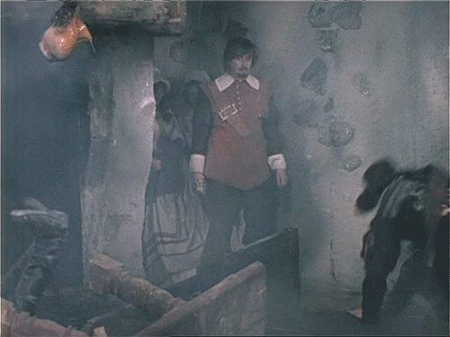 Д`Артаньян-и-три-мушкетера-3-(1979)_1.gif