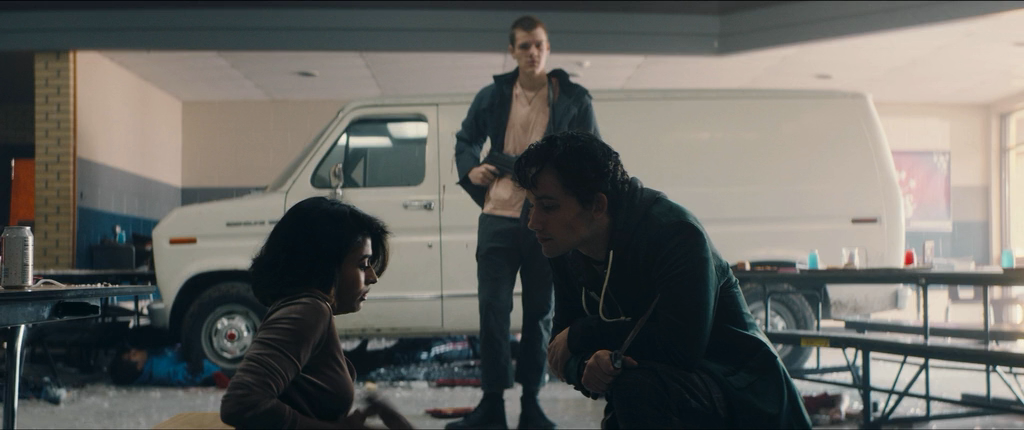 Run Hide Fight 2020.BDRip.AVC.mkv_20210802_102051.901.png