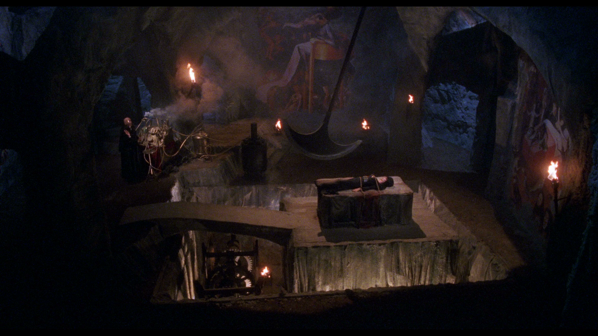 Elvira's.Haunted.Hills.2002.Shout!Factory.BDRemux.1080p[(109995)10-50-44].PNG
