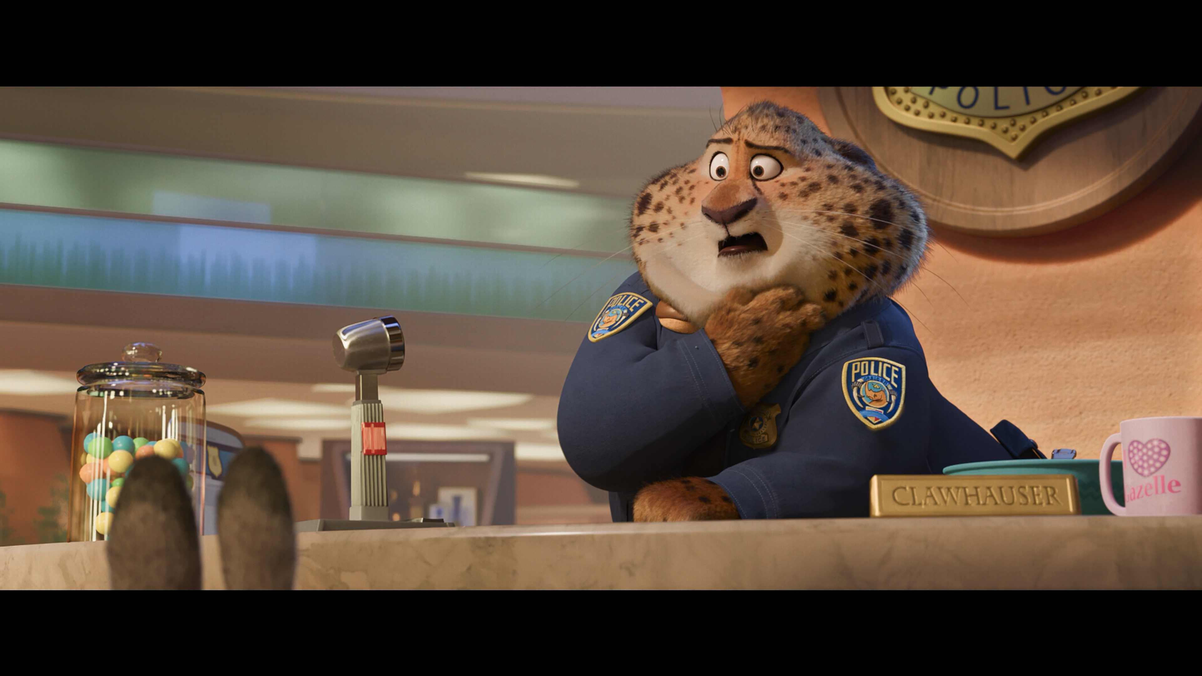Zootopia.2016.2160p.UHD.BDRemux.TrueHD.Atmos.7.1.HYBRID.DoVi-DVT.mkv_001417.388.png