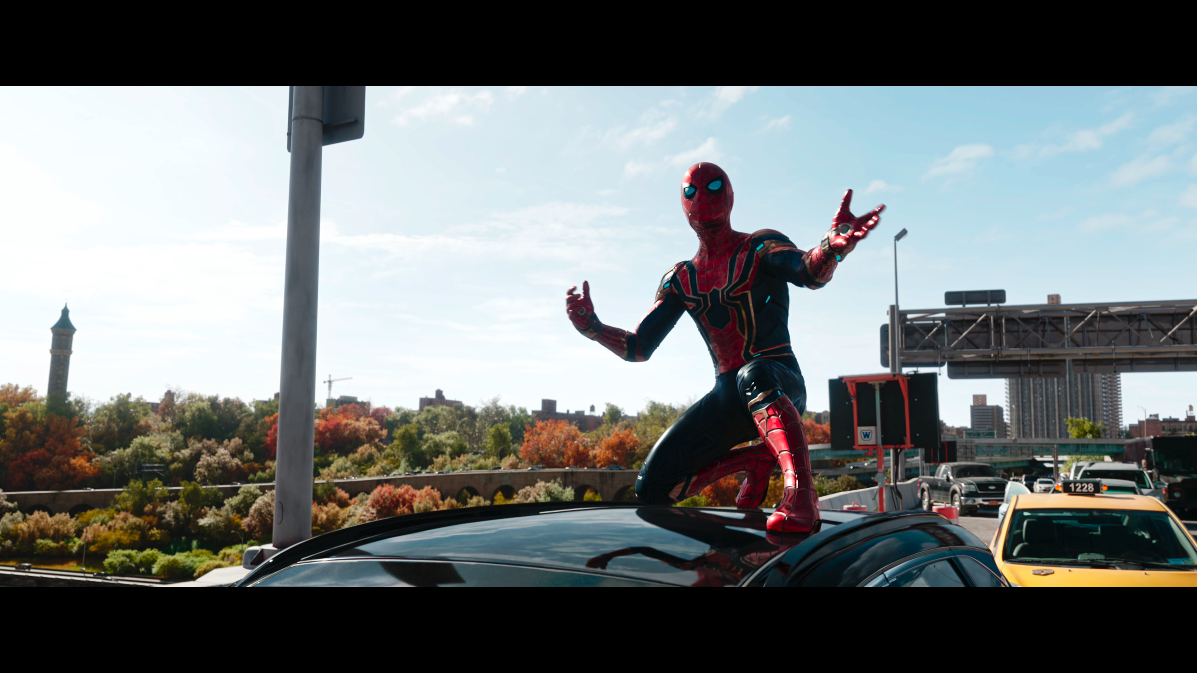 Spider-Man.No.Way.Home.2021.UHD.DV.BluRay.Remux.TeamHD.mkv_snapshot_00.29.32_[2022.04.10_21.53.10].png