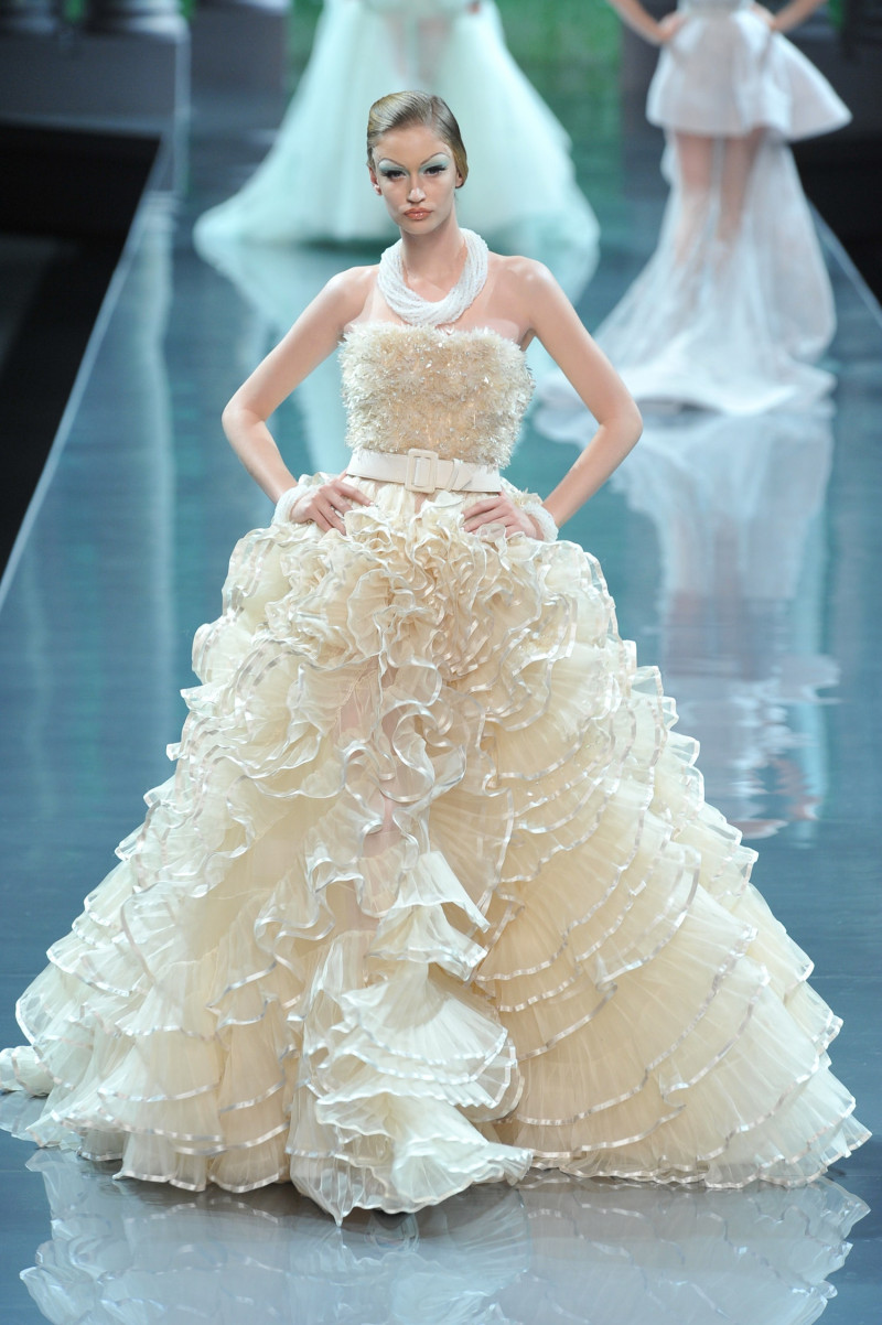christian-dior-fall-2008-couture-00360h-viviane-orth.jpg