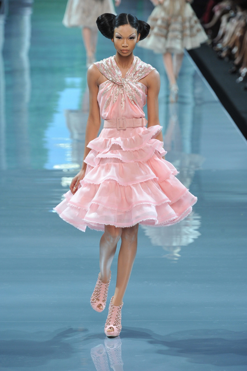 christian-dior-fall-2008-couture-00290h-chanel-iman.jpg