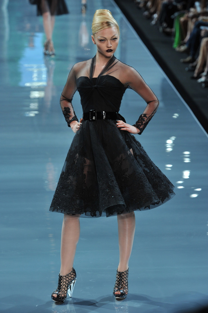 christian-dior-fall-2008-couture-00060h-sasha-pivvaarova.jpg
