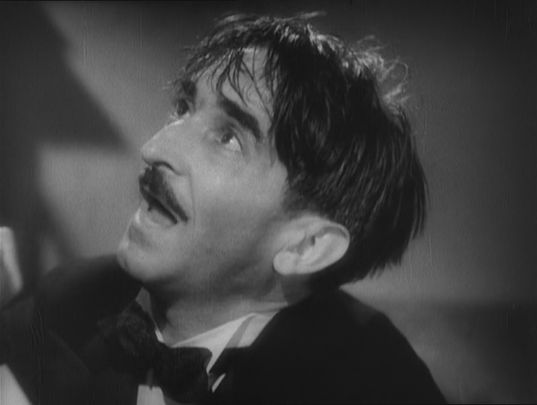 scarface.1932.mkv_snapshot_01.10.30_[2010.02.10_18.41.47] копия.png