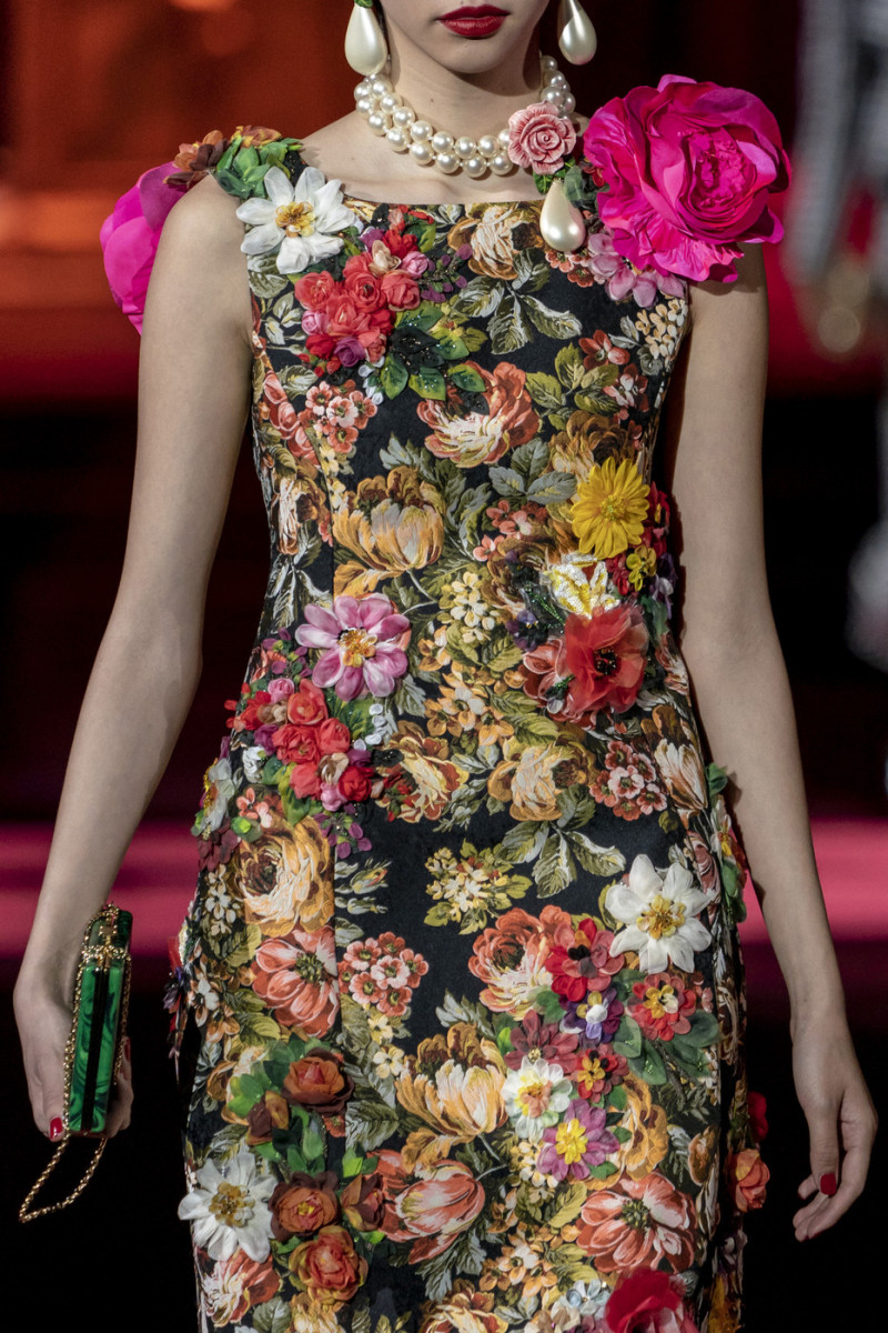 Dolce+Gabbana+Fall+2019+Details+CA__PKSMioex.jpg