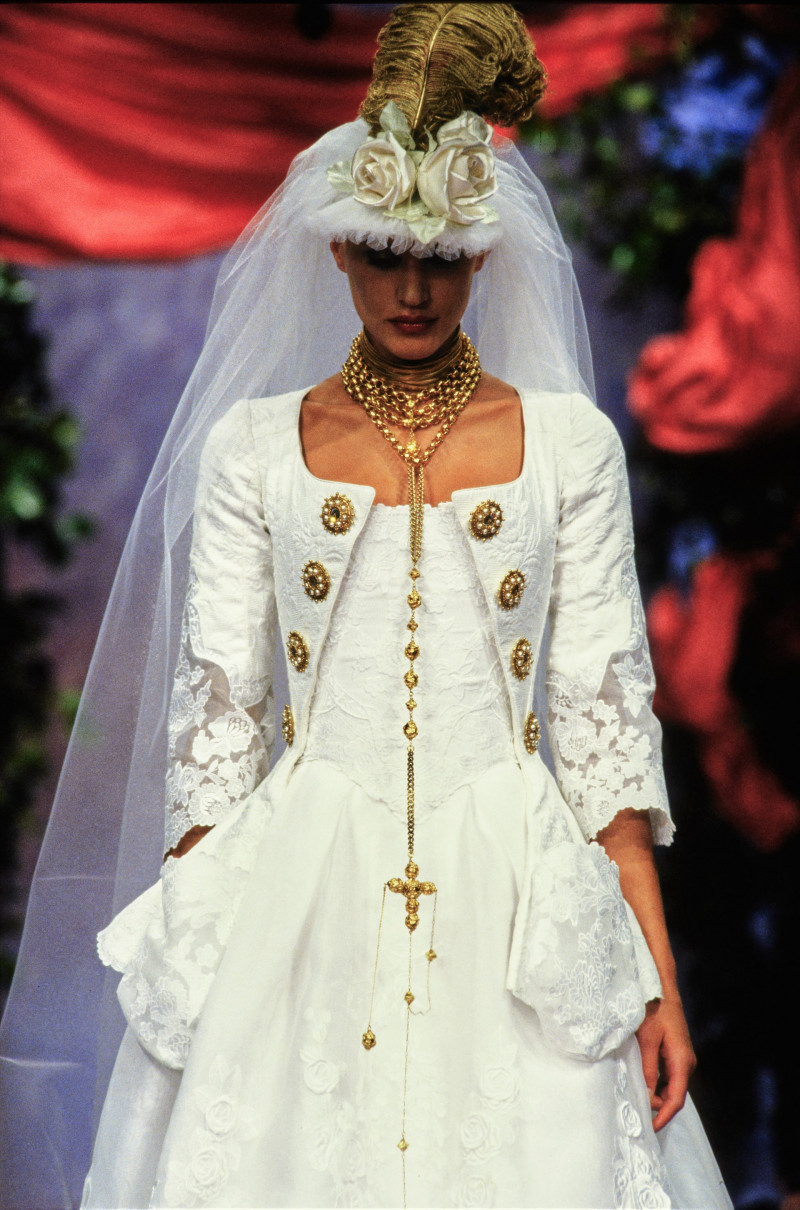 051-christian-lacroix-spring-1994-couture-CN10056709-eve-salvail.jpg