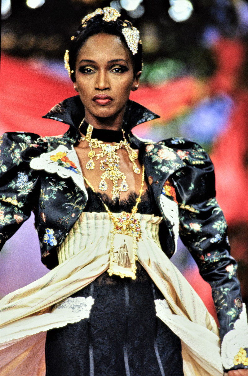 048-christian-lacroix-spring-1994-couture-CN10056674.jpg
