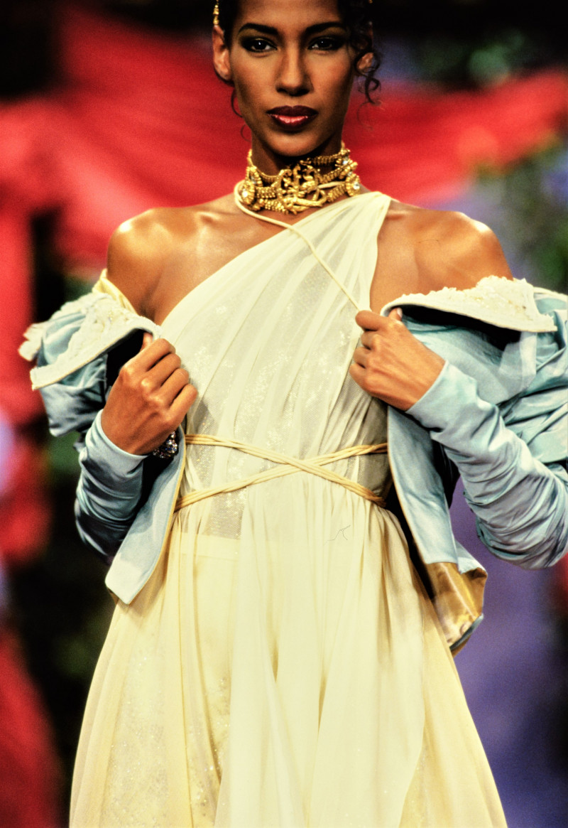 038-christian-lacroix-spring-1994-couture-CN10056665.jpg