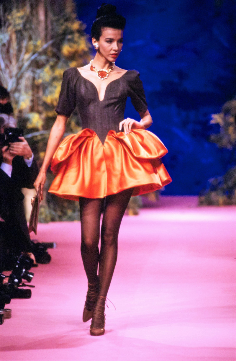 037-christian-lacroix-spring-1988-couture-CN10053753-dalma-collado.jpg