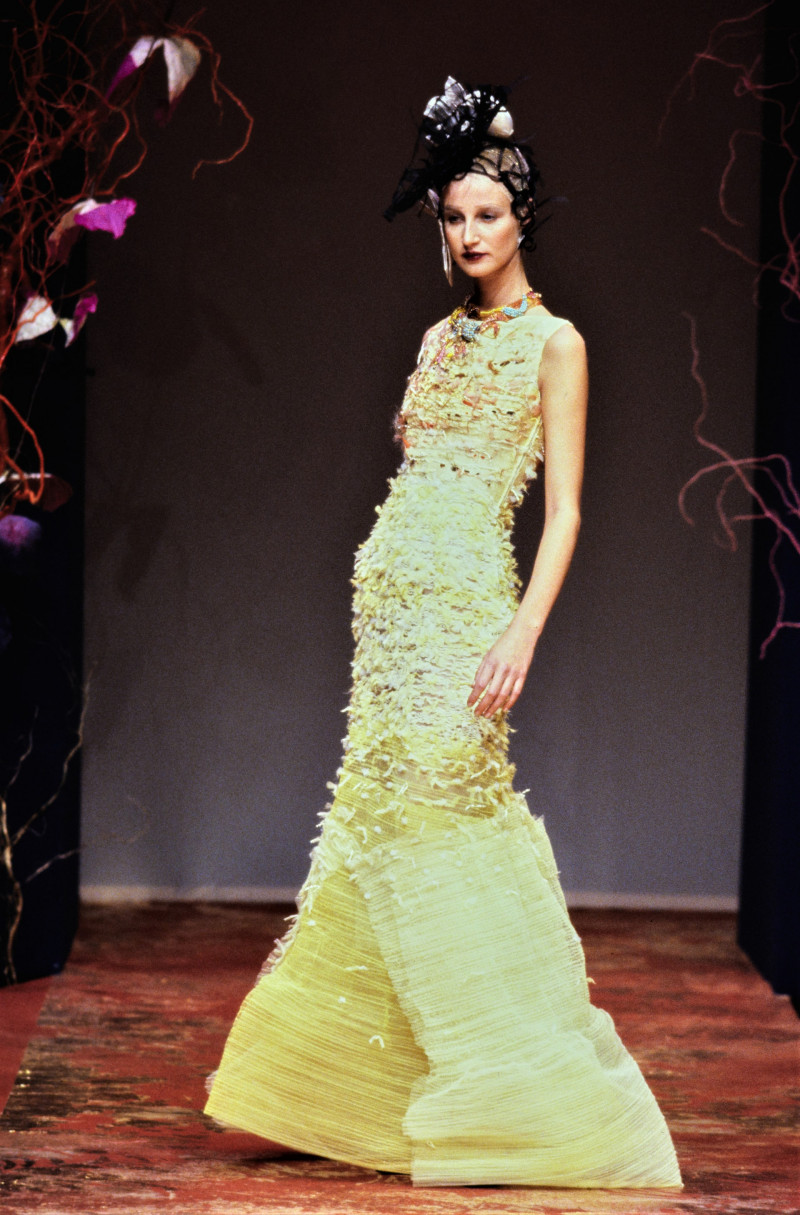 027-christian-lacroix-spring-1999-couture-detail-CN10056984-esther-de-jong.jpg
