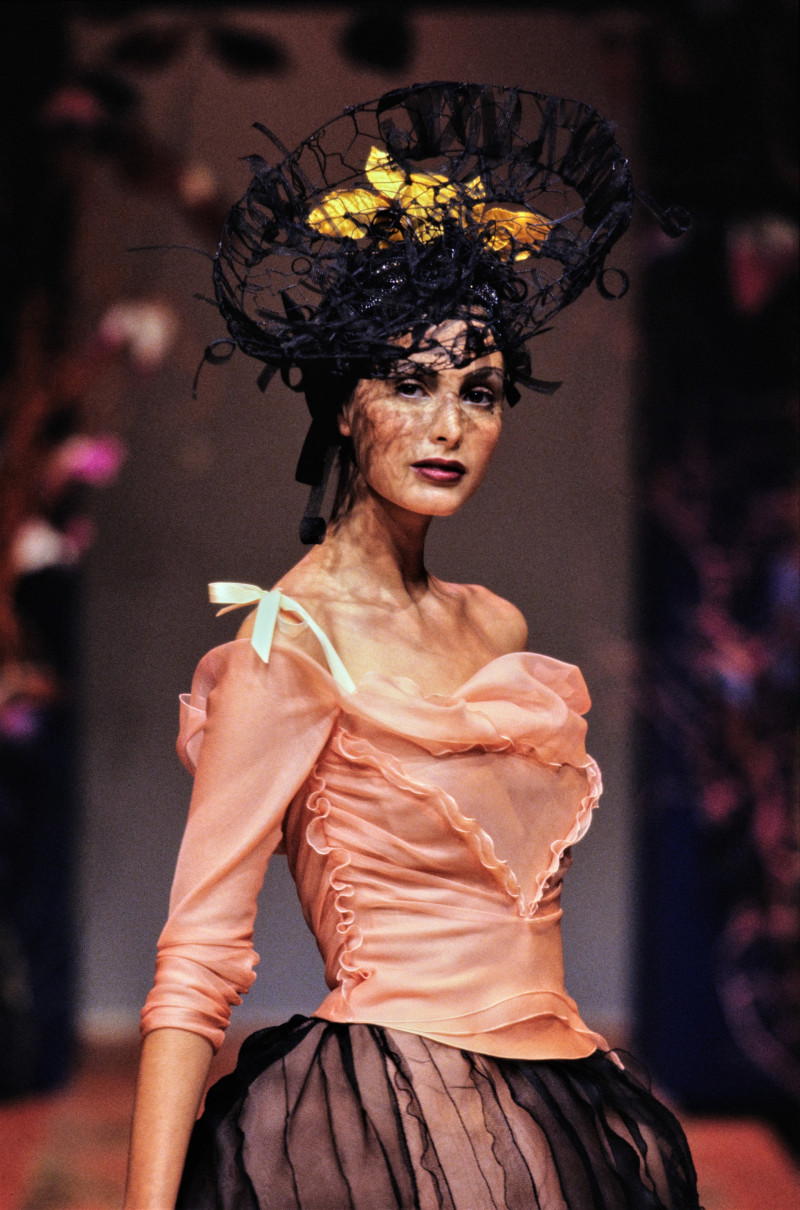 018-christian-lacroix-spring-1999-couture-detail-CN10056929-elsa-benitez.jpg