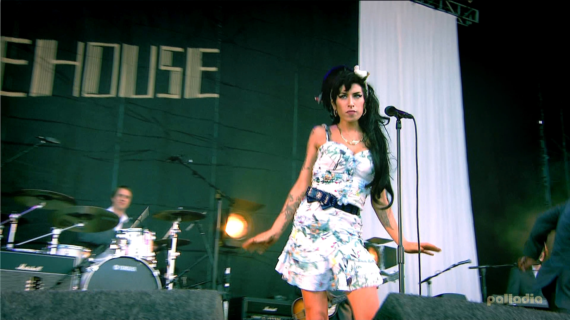 The Oxegen Music Festival In Ireland.mpg_20220626_102254.258.png